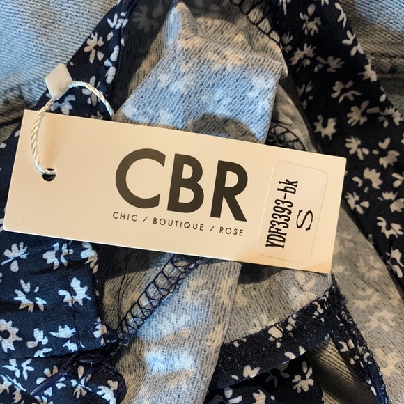 Blue and White Floral Skater Dress - Picture 4 of 5